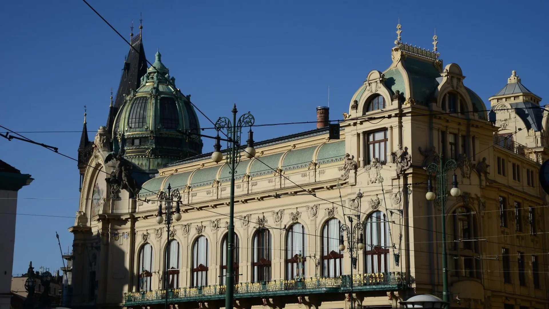 Luxurious 3Bed Very Spacious Apt In The Best Area Prague 0*,