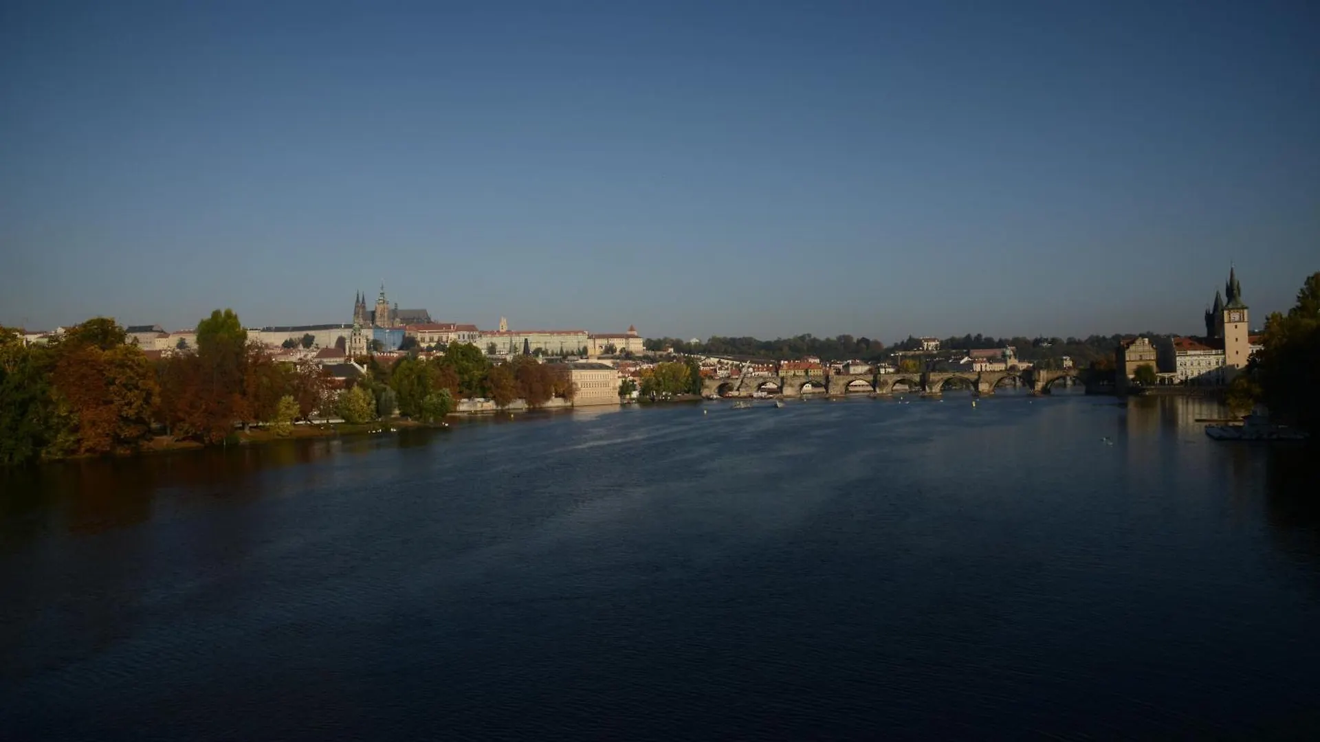 Luxurious 3Bed Very Spacious Apt In The Best Area Prague