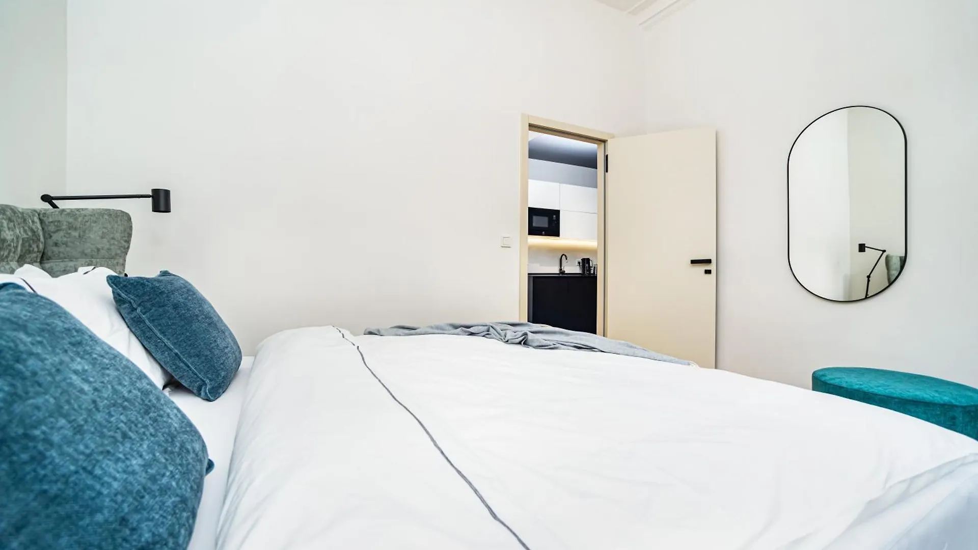 Luxurious 3Bed Very Spacious Apt In The Best Area Prague Appartement