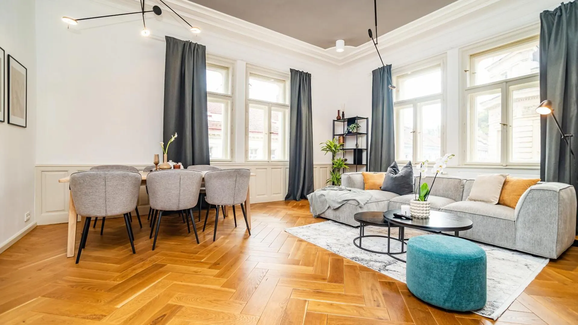 Luxurious 3Bed Very Spacious Apt In The Best Area Prague 0*,