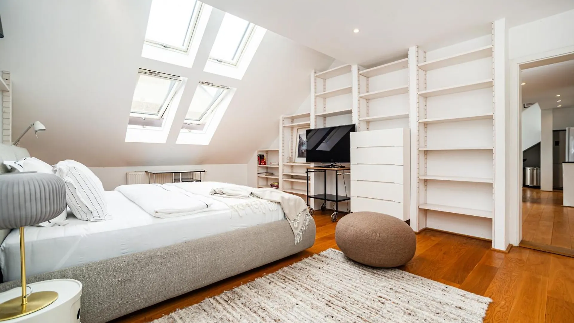 Appartement Luxurious 3Bed Very Spacious Apt In The Best Area Prague