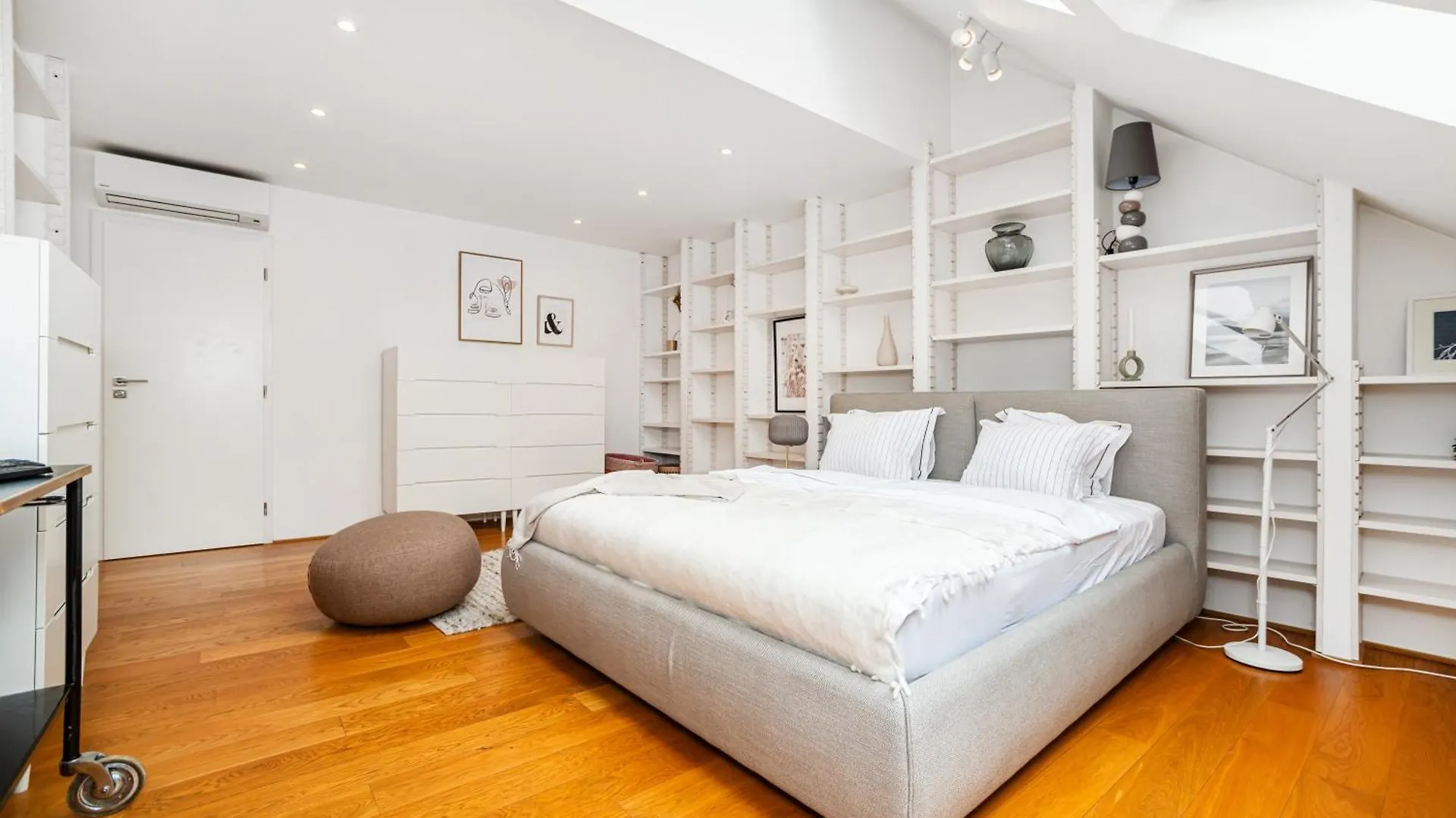 Appartement Luxurious 3Bed Very Spacious Apt In The Best Area Prague