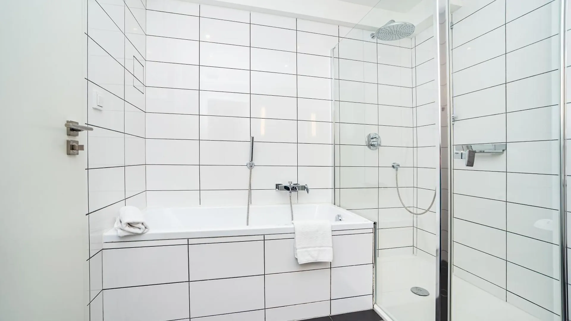 Luxurious 3Bed Very Spacious Apt In The Best Area Prague Appartement