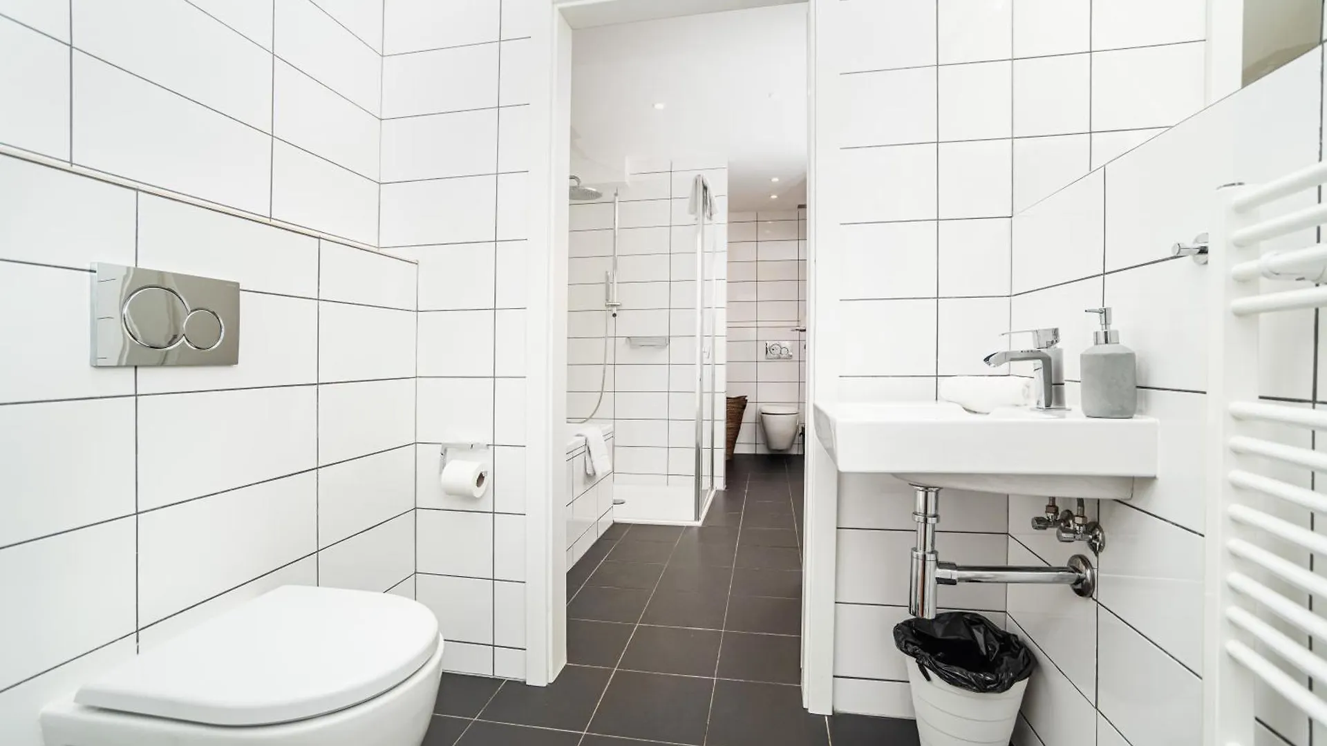 Luxurious 3Bed Very Spacious Apt In The Best Area Prague 0*,