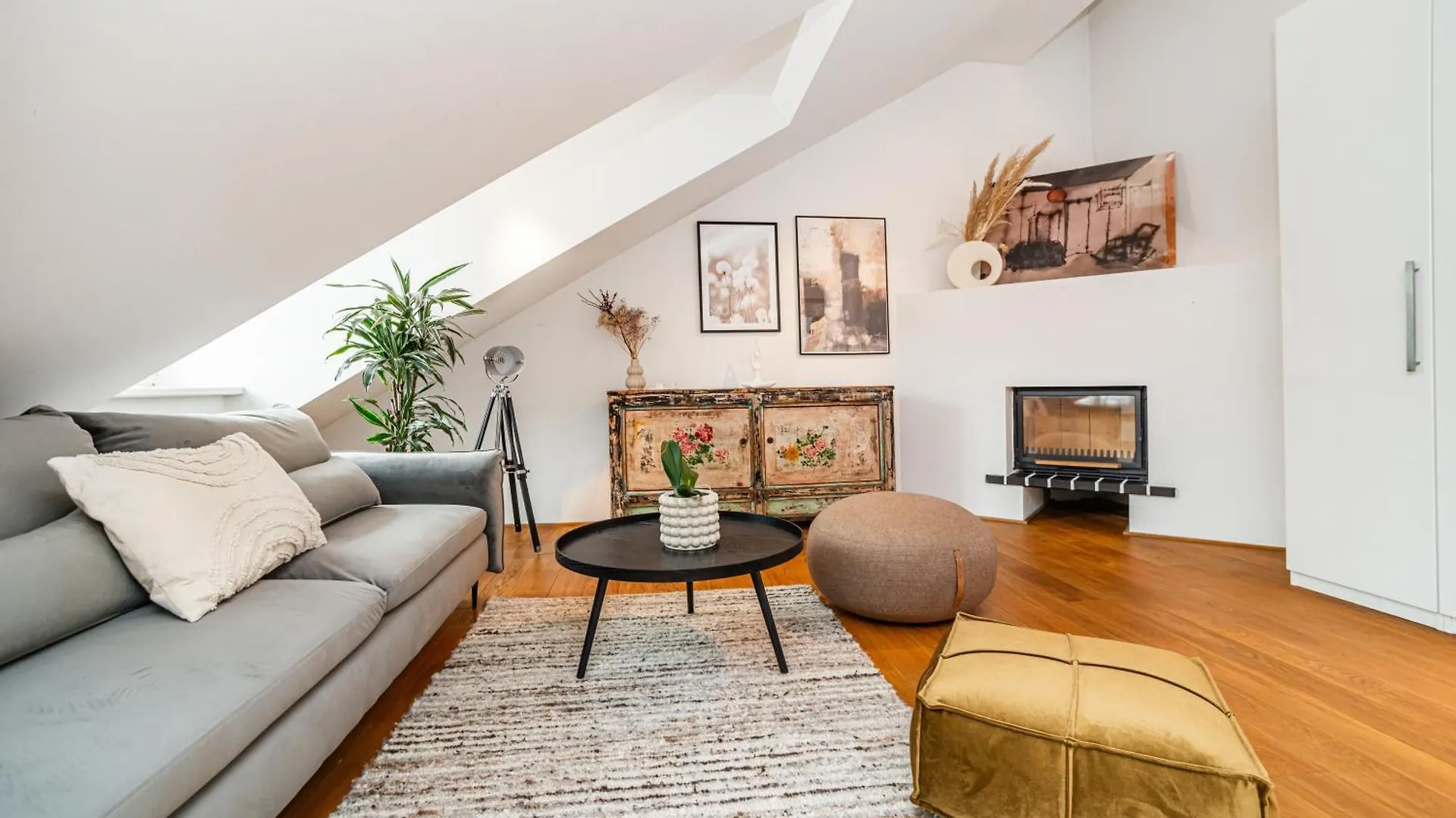 Luxurious 3Bed Very Spacious Apt In The Best Area Prague Appartement