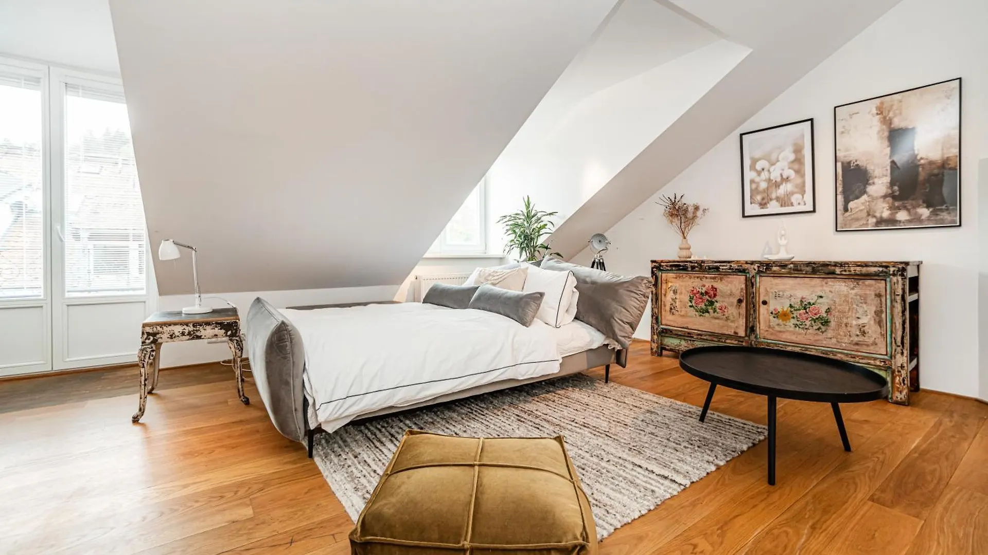Luxurious 3Bed Very Spacious Apt In The Best Area Prague Appartement