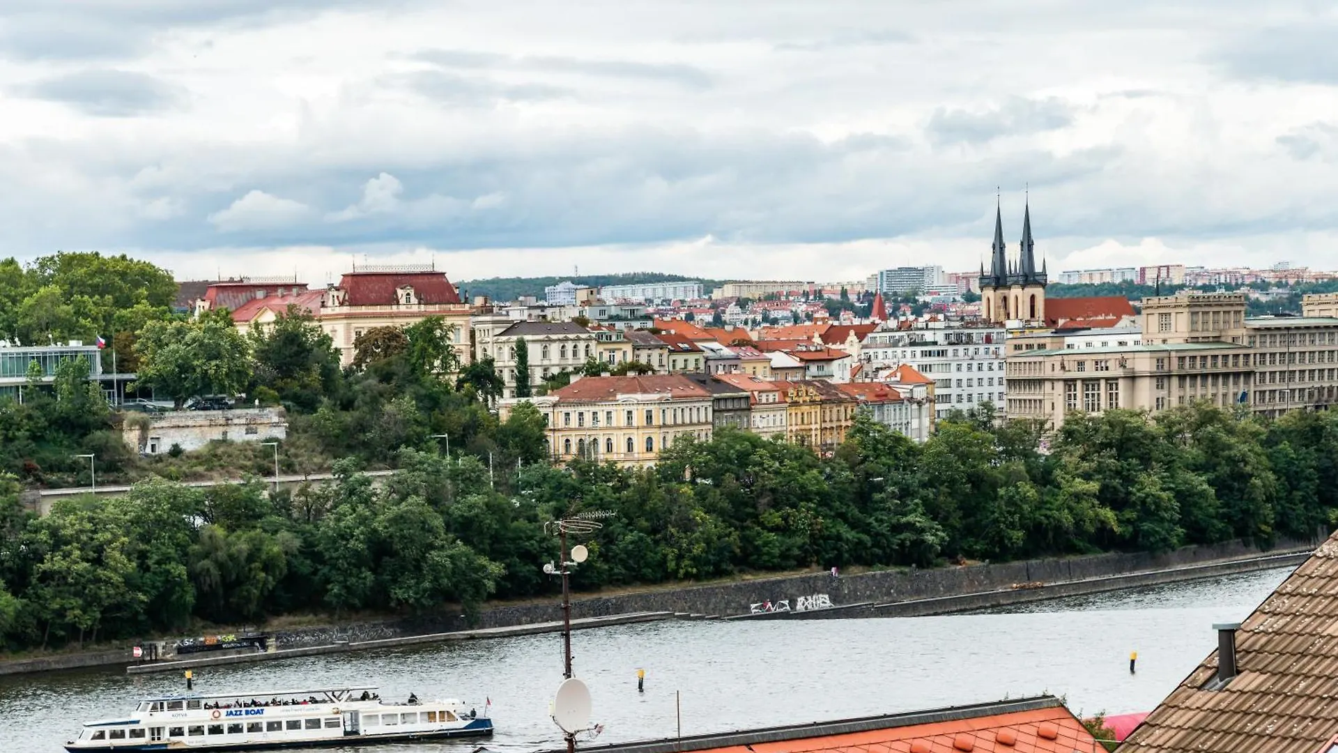 Luxurious 3Bed Very Spacious Apt In The Best Area Prague Appartement
