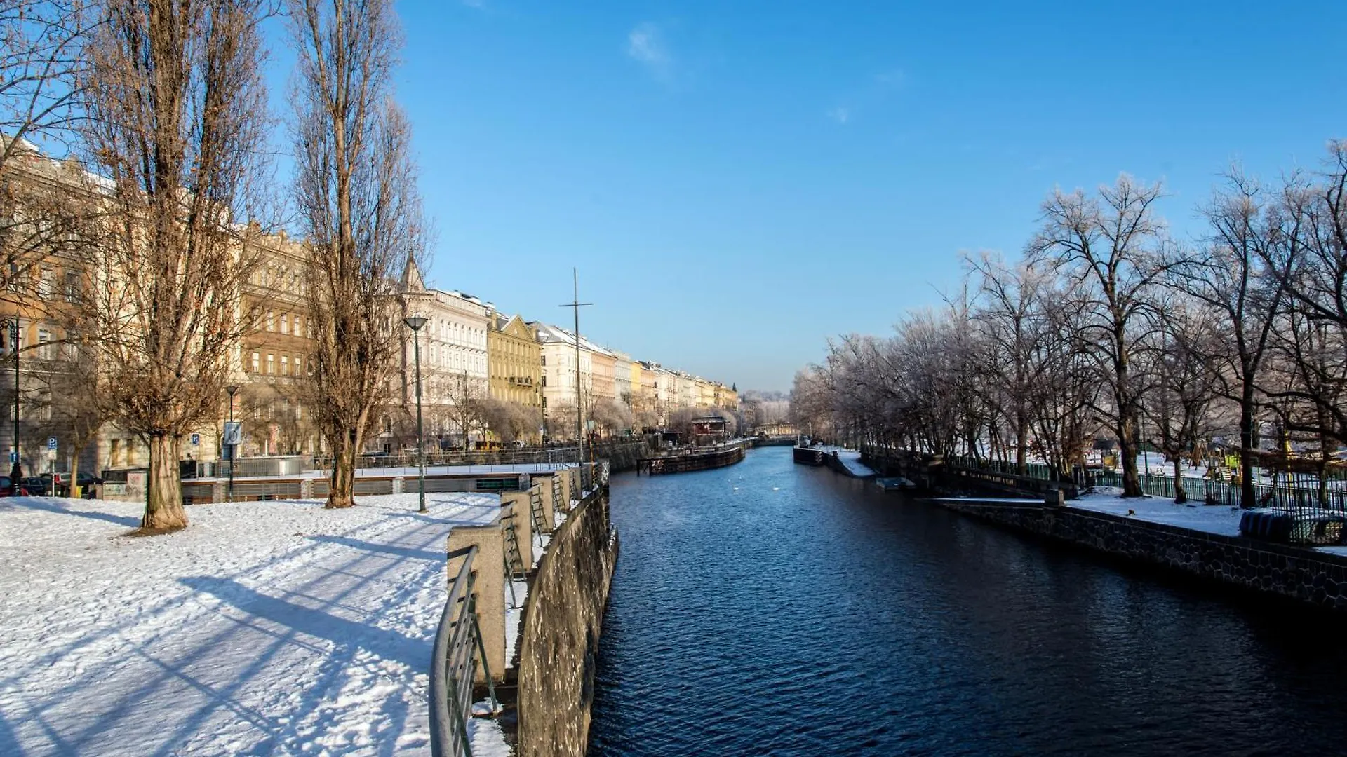 Luxurious 3Bed Very Spacious Apt In The Best Area Prague